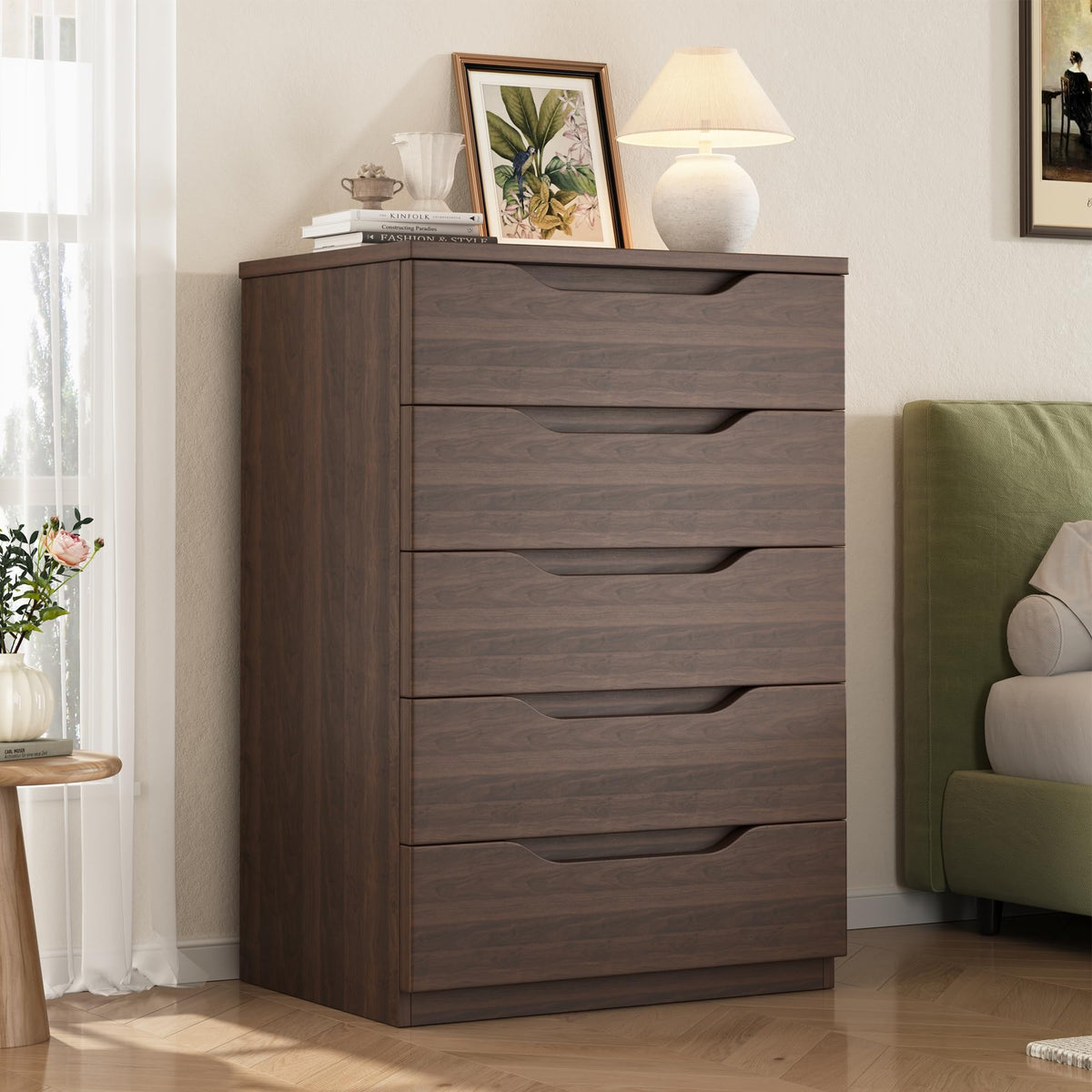 Brown 5 Drawer Dresser X96587